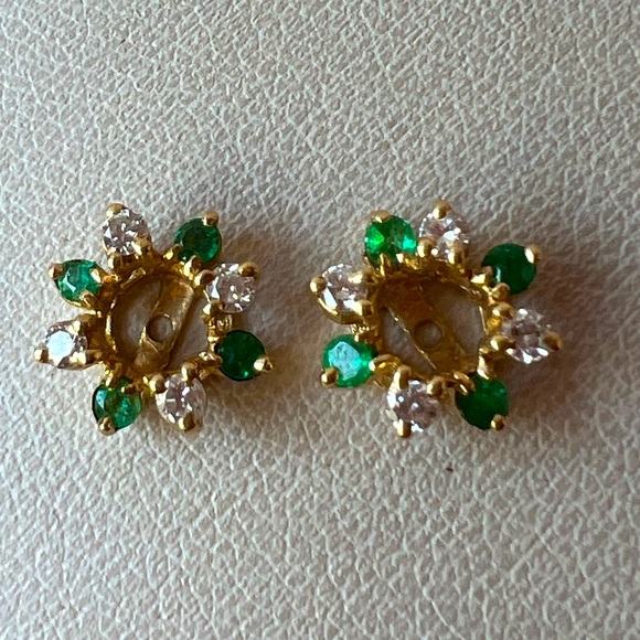 VINTAGE 14K YELLOW GOLD DIAMONDS & EMERALDS STUDS & EARRINGS JACKETS VERSATILE - Picture 6 of 16